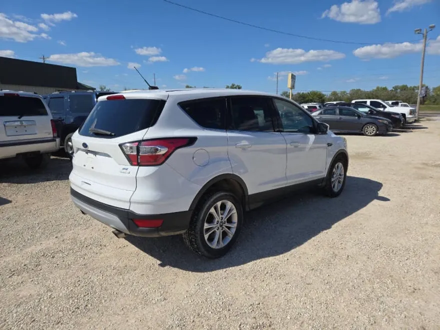 2017 Ford Escape SE photo 1