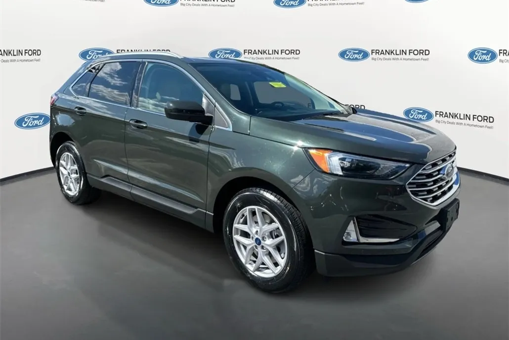 2022 Ford Edge SEL photo 1