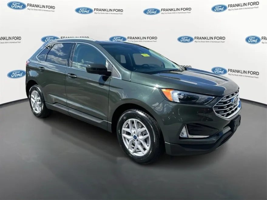 2022 Ford Edge SEL photo 1