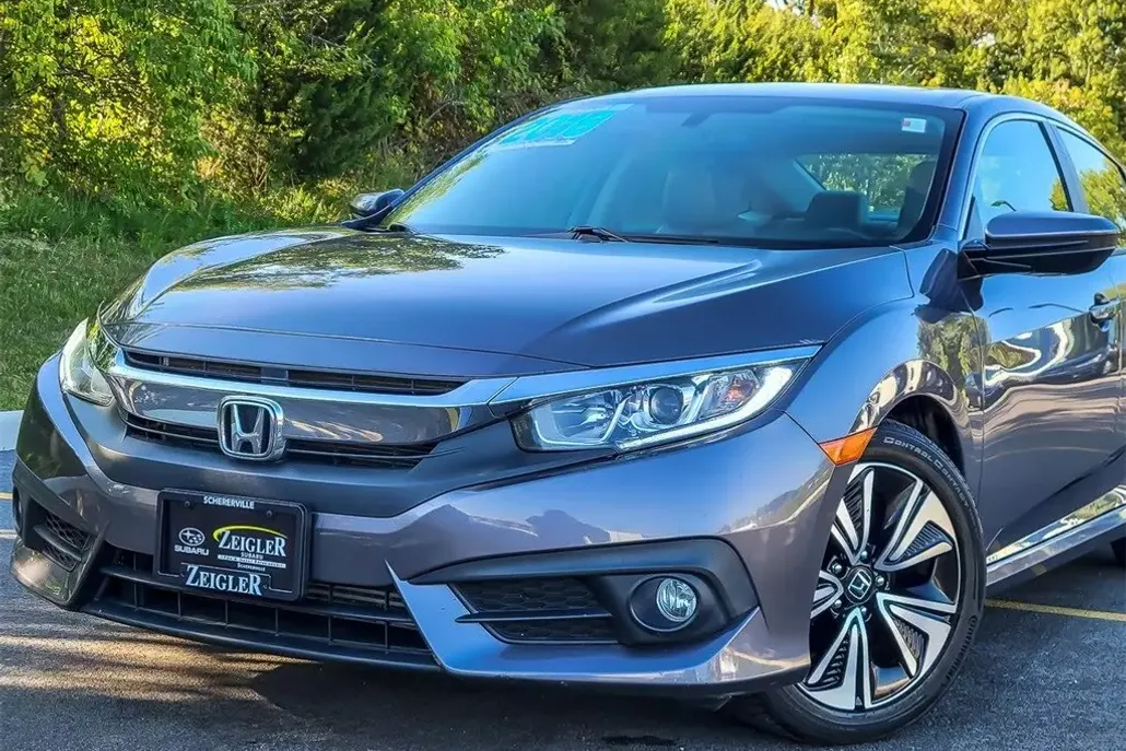 2018 Honda Civic EX-T photo 1