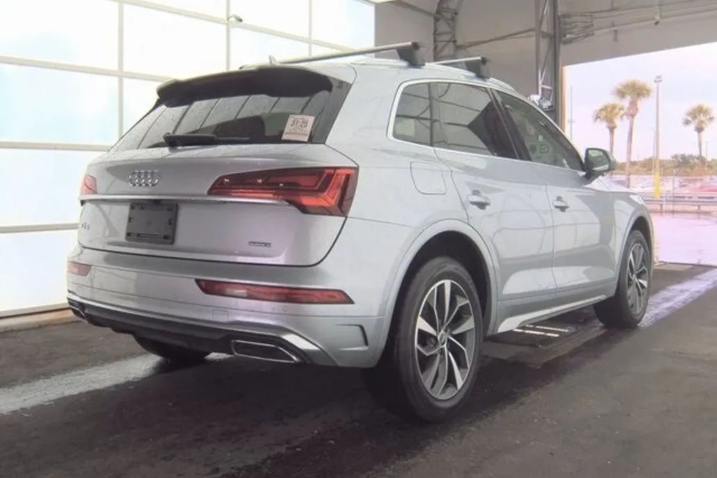 2022 Audi Q5 45 S line Premium photo 1