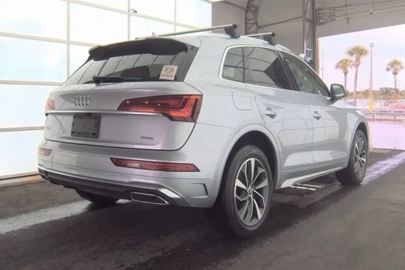 2022 Audi Q5 45 S line Premium photo 1