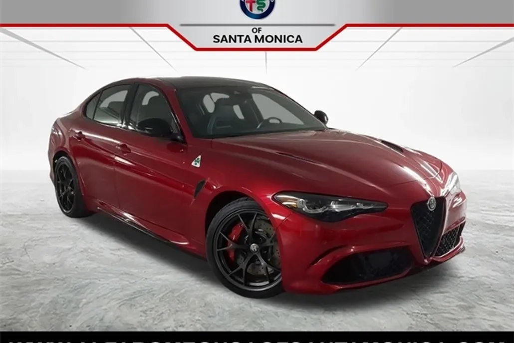 2024 Alfa Romeo Giulia Quadrifoglio photo 1