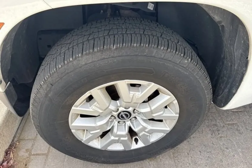2023 Nissan Frontier SV photo 1