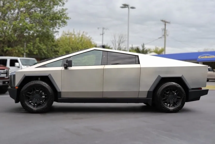 2024 Tesla Cybertruck Cyberbeast All-Wheel Drive photo 1