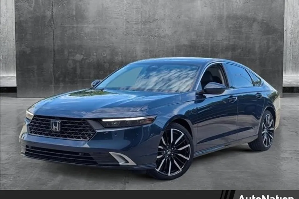 2024 Honda Accord Hybrid Touring photo 1
