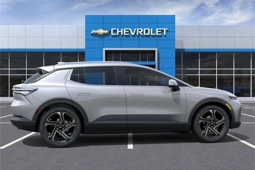 2026 Chevrolet Equinox EV 1LT photo 1