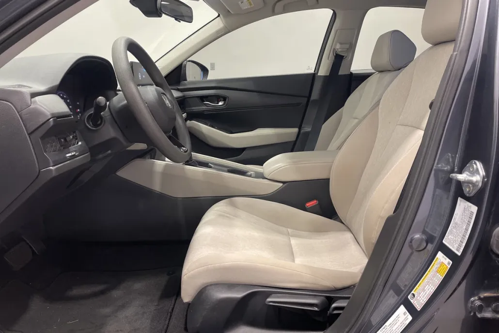 2023 Honda Accord LX photo 1