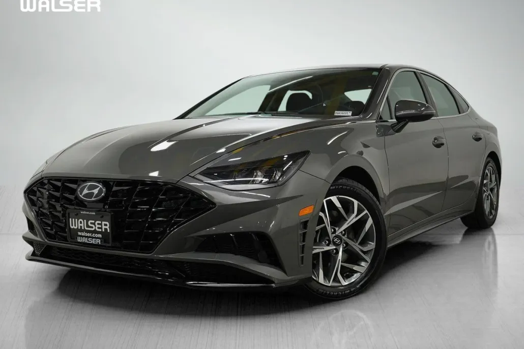 2022 Hyundai Sonata SEL photo 1