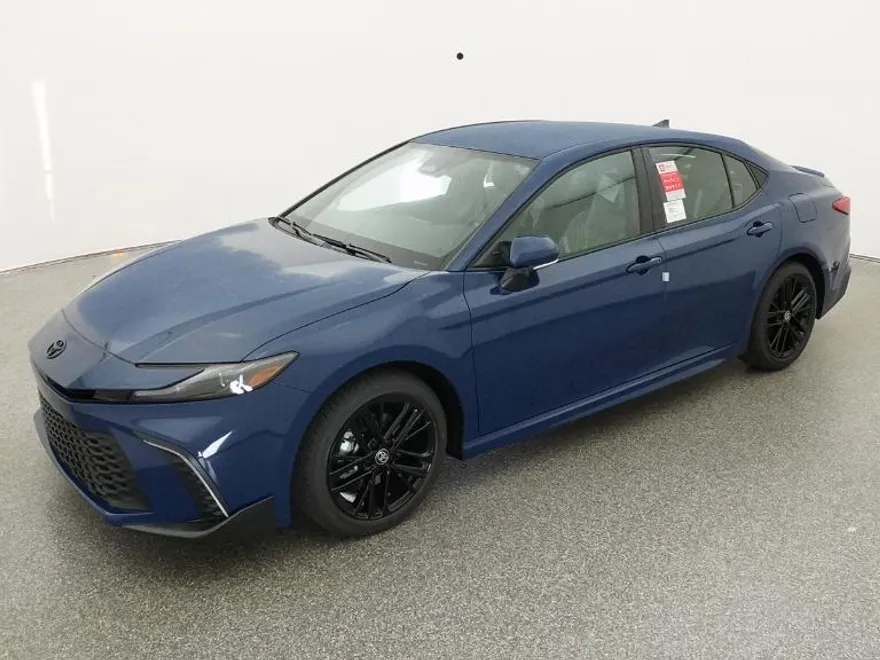 2026 Toyota Camry SE photo 1
