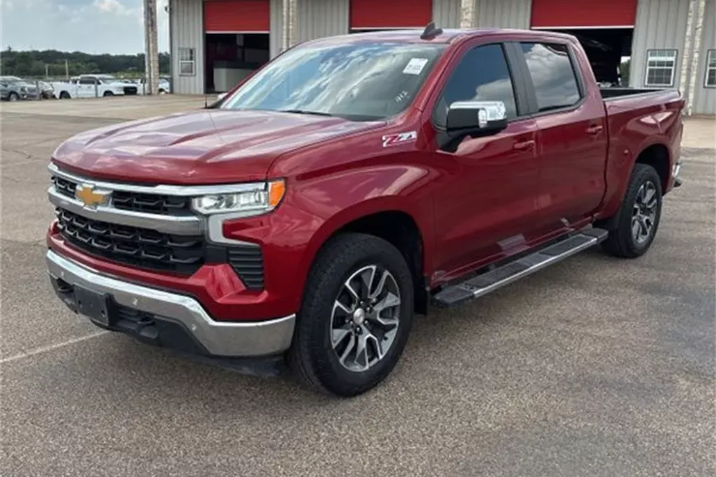 2024 Chevrolet Silverado 1500 LT photo 1