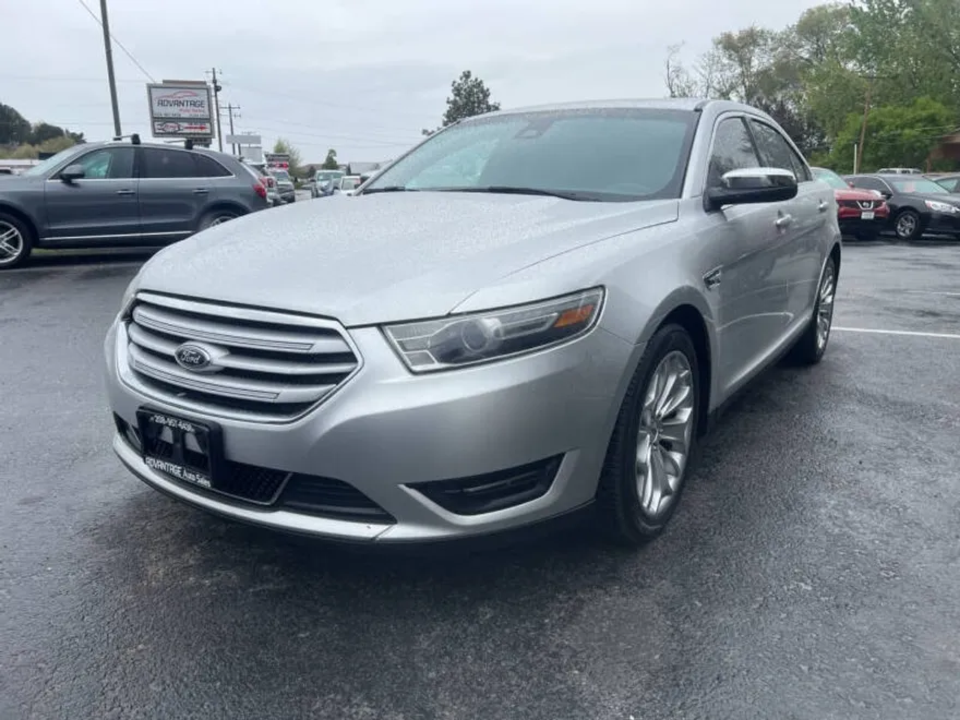 2017 Ford Taurus Limited photo 1