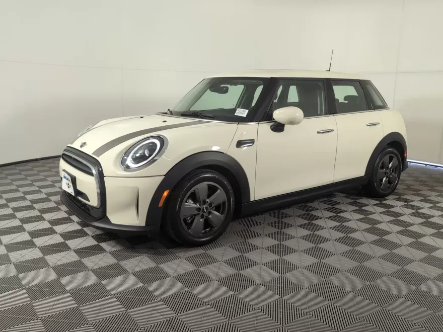 2023 Mini Cooper 4 Door Hardtop photo 1