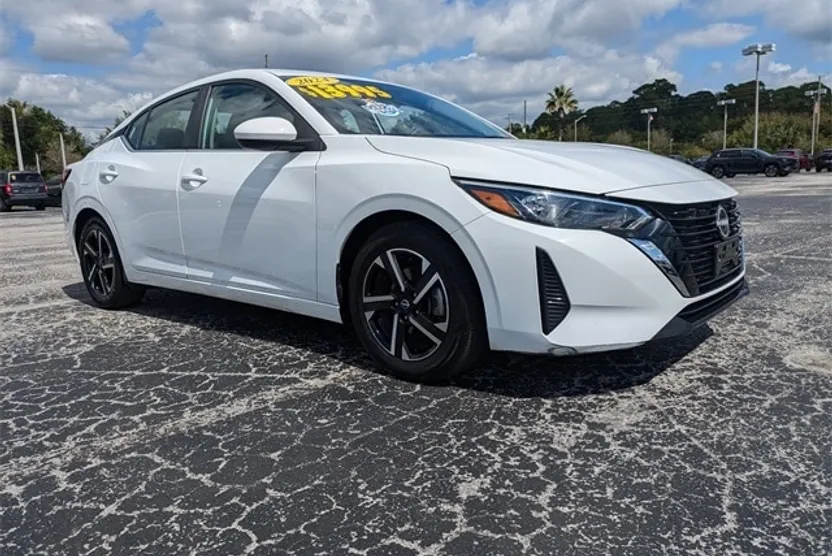 2024 Nissan Sentra SV photo 1