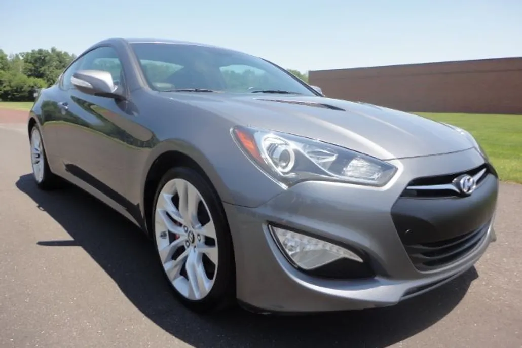 2014 Hyundai Genesis Coupe 3.8 R-Spec photo 1