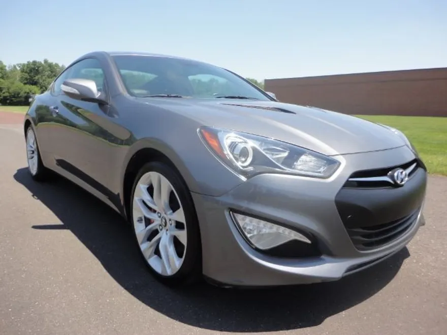 2014 Hyundai Genesis Coupe 3.8 R-Spec photo 1