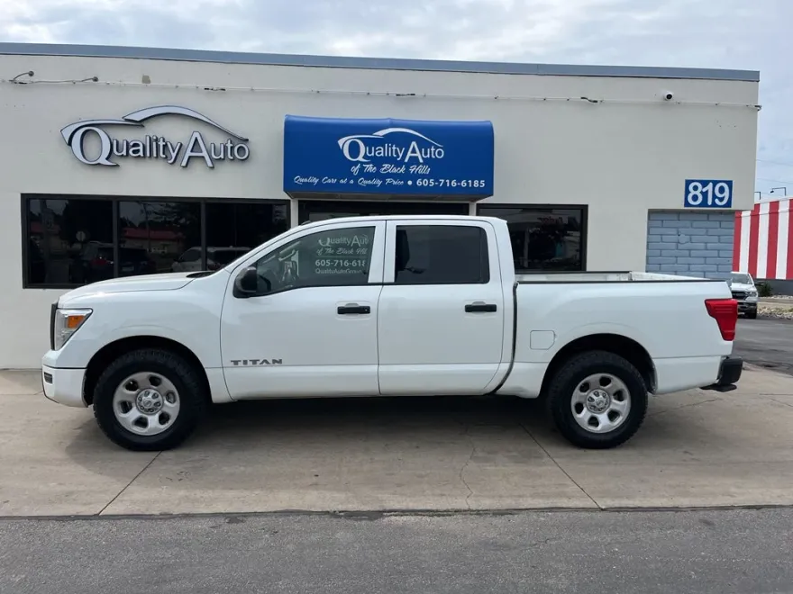 2021 Nissan Titan S photo 1