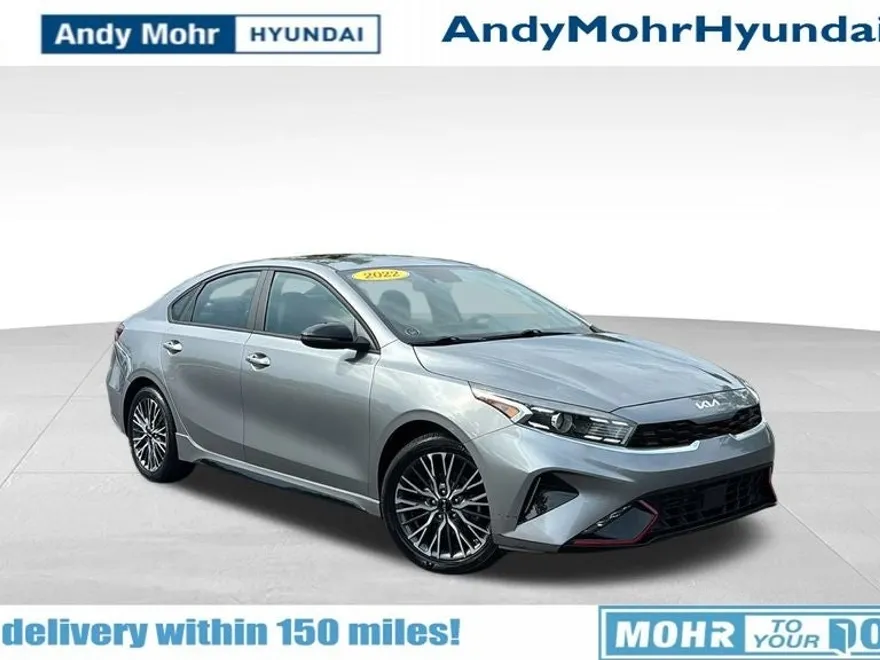 2022 Kia Forte GT-Line photo 1