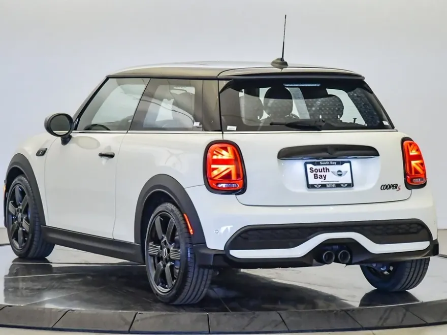 2023 Mini Cooper 2 Door Hardtop photo 1