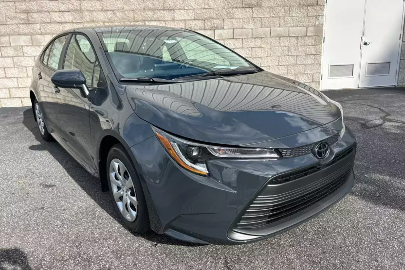 2026 Toyota Corolla LE photo 1