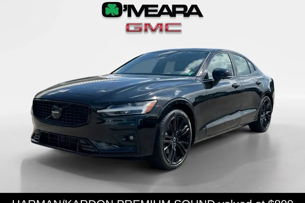 2024 Volvo S60 B5 Plus Black Edition photo 1