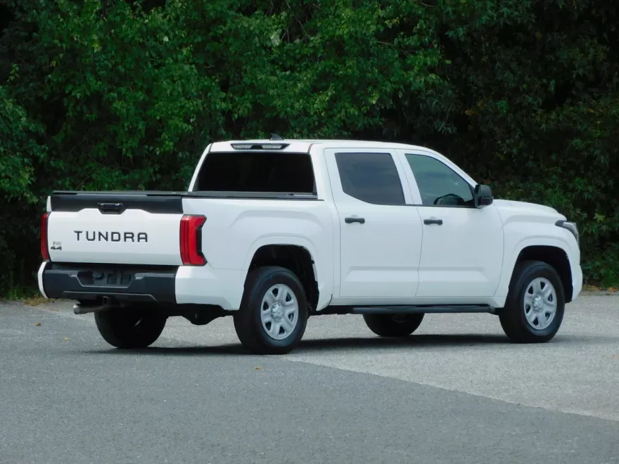 2022 Toyota Tundra SR photo 1