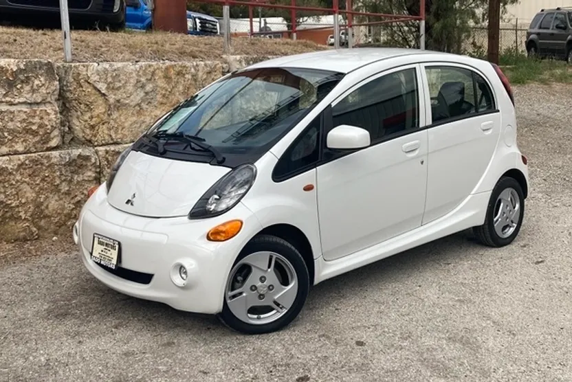 2012 Mitsubishi i-MiEV ES photo 1