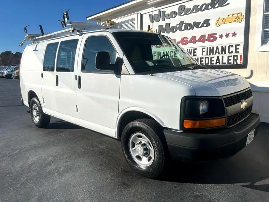 2015 Chevrolet Express 2500 Cargo photo 2