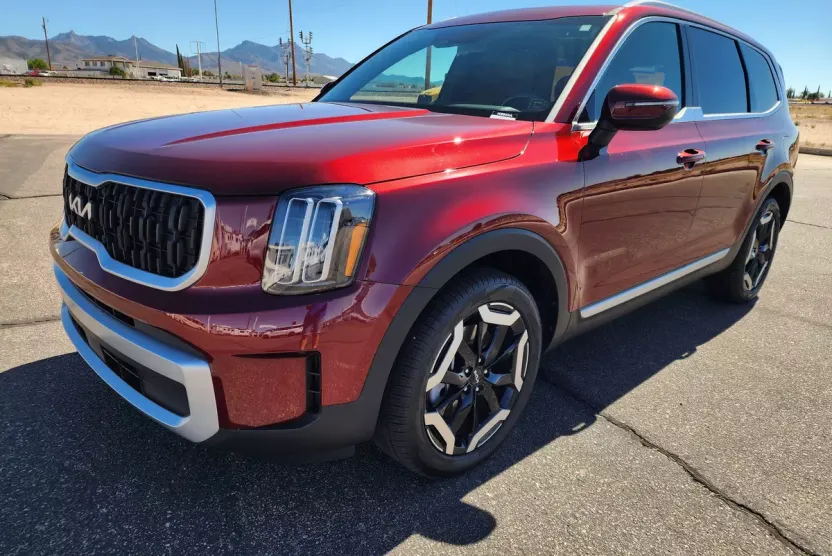 2024 Kia Telluride EX photo 1