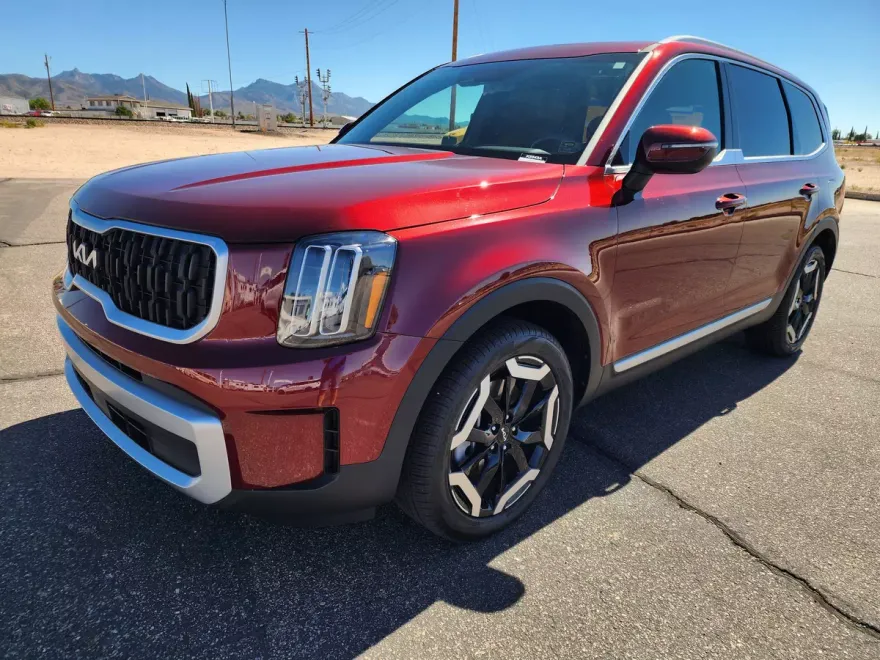 2024 Kia Telluride EX photo 1