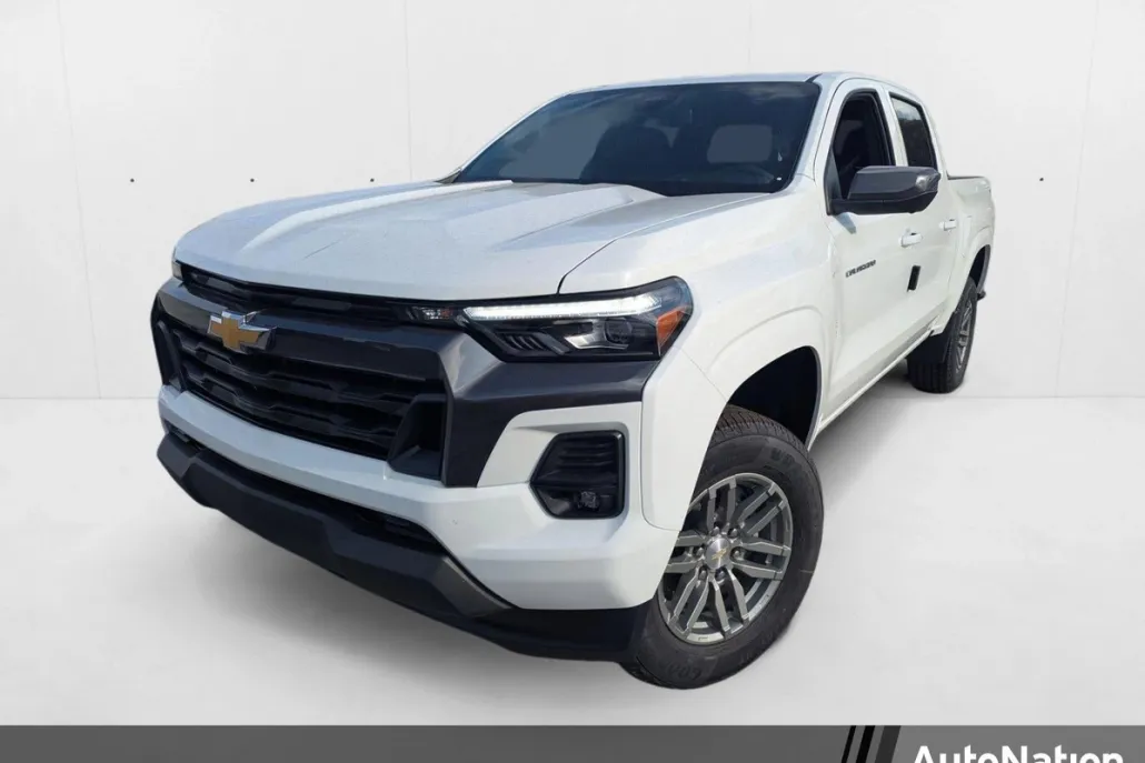 2025 Chevrolet Colorado Work Truck LT photo 1