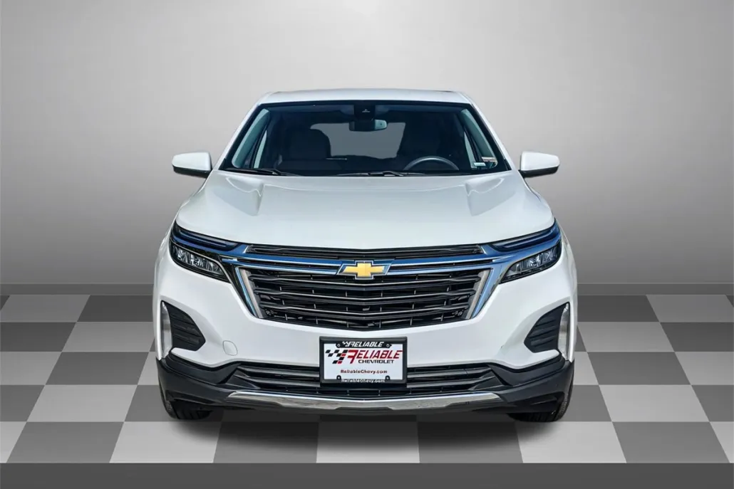 2023 Chevrolet Equinox LT photo 1