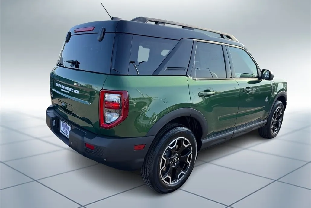 2025 Ford Bronco Sport Outer Banks photo 1
