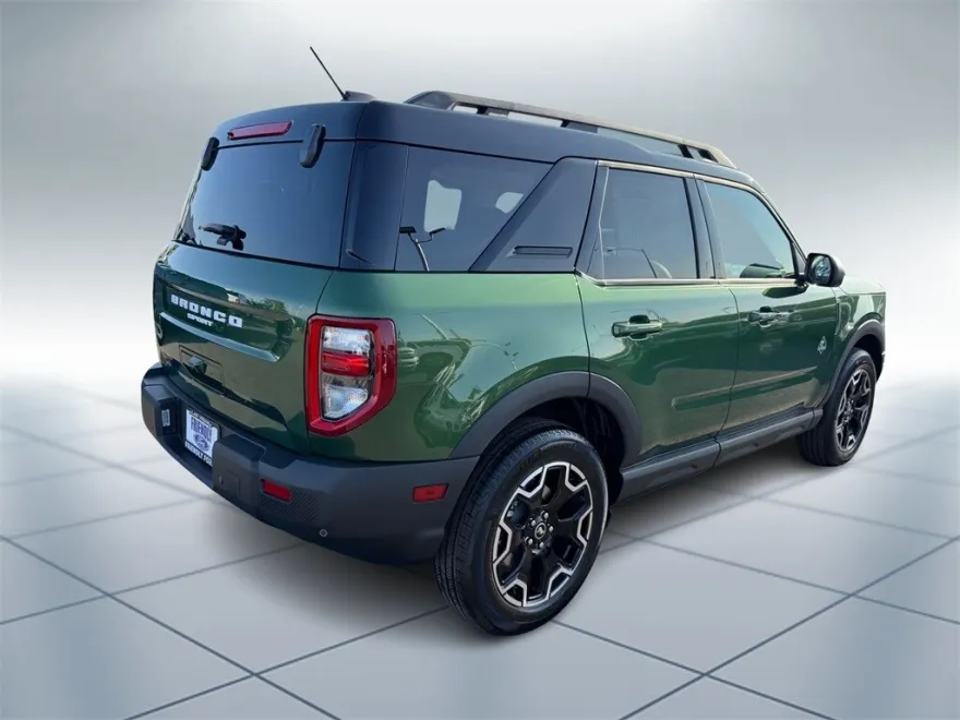 2025 Ford Bronco Sport Outer Banks photo 1