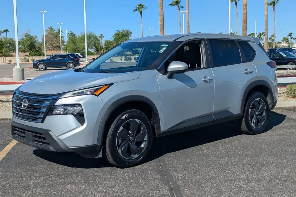 2024 Nissan Rogue SV photo 1