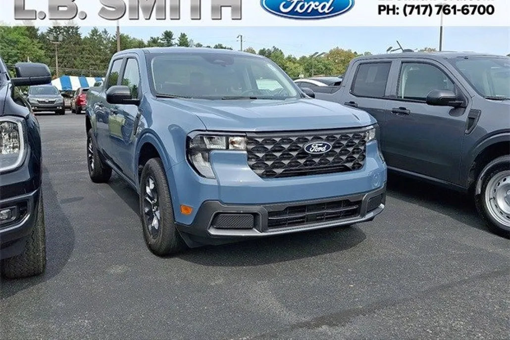 2025 Ford Maverick XLT photo 1