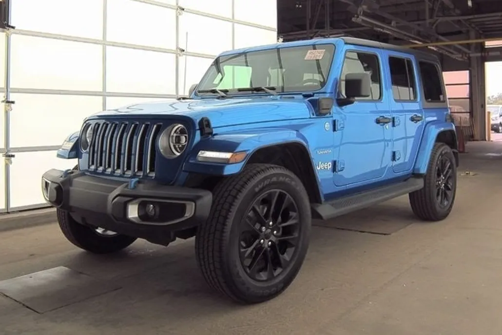 2022 Jeep Wrangler Unlimited Sahara 4xe photo 1