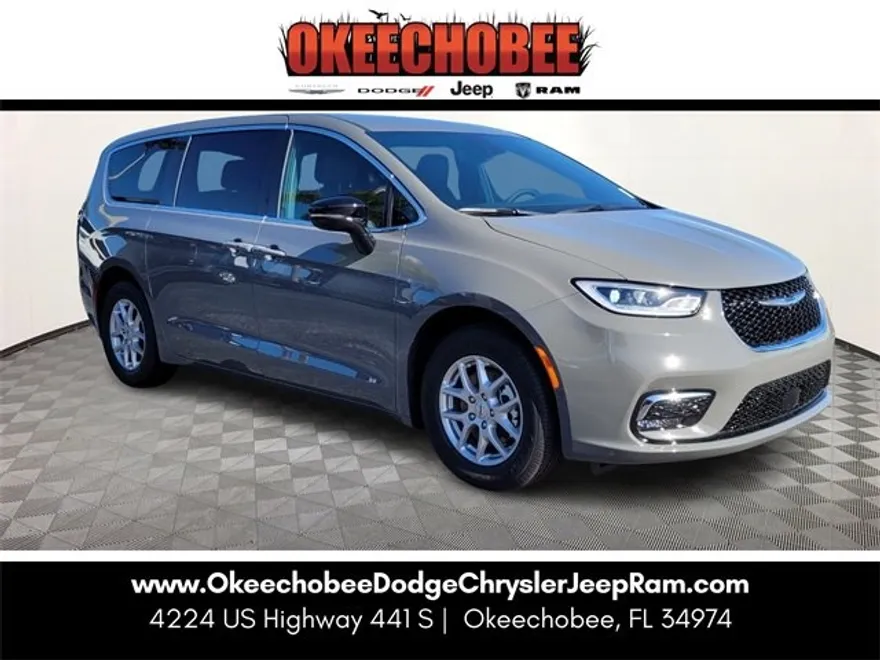 2025 Chrysler Pacifica photo 1