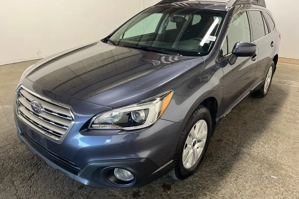 2017 Subaru Outback 2.5i Premium photo 1