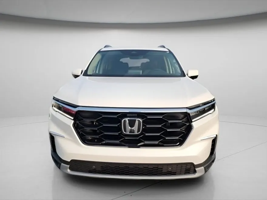 2025 Honda Pilot Touring photo 1