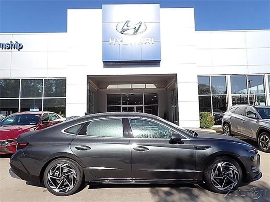 2026 Hyundai Sonata SEL Sport photo 1