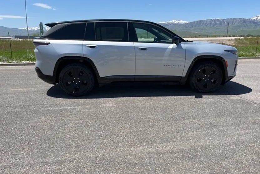 2025 Jeep Wagoneer S Launch Edition photo 1