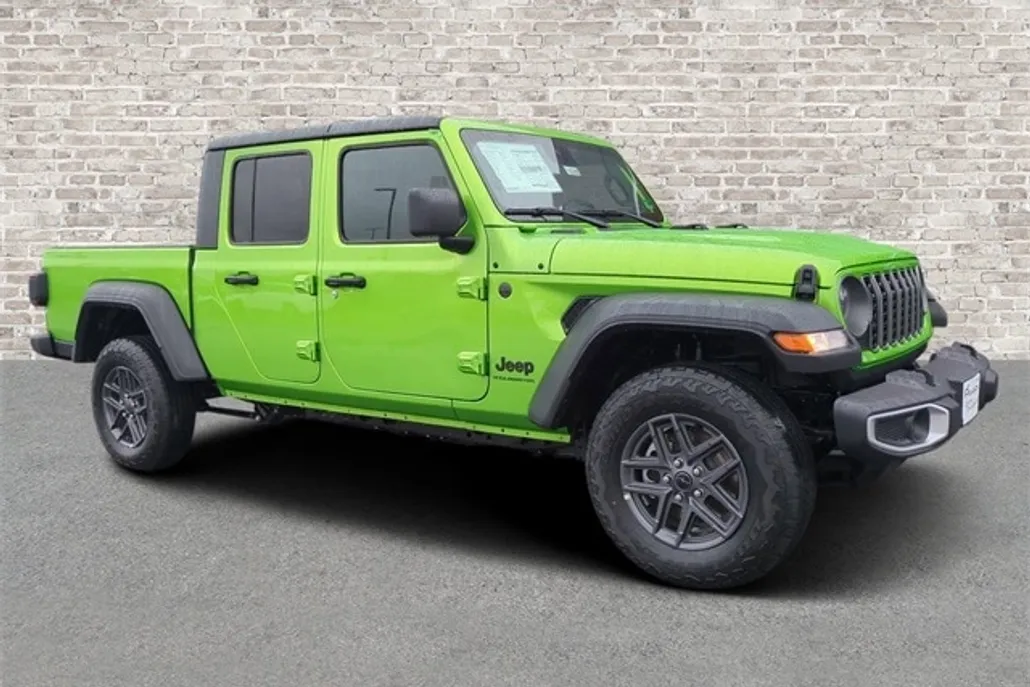 2025 Jeep Gladiator Sport photo 1