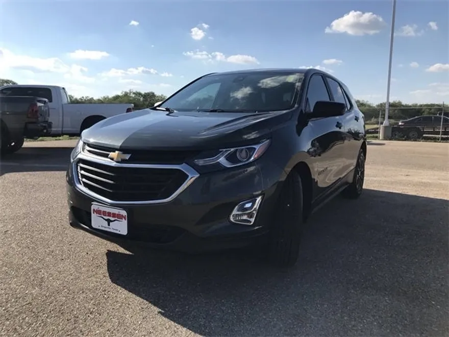 2020 Chevrolet Equinox LS photo 1