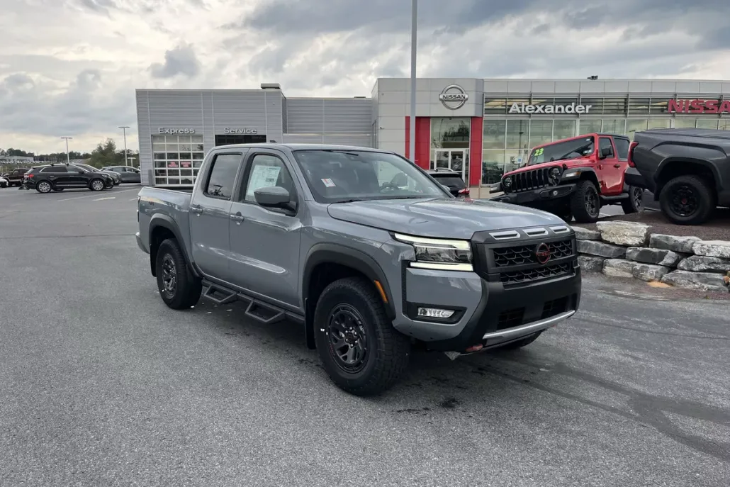 2025 Nissan Frontier PRO-4X photo 1