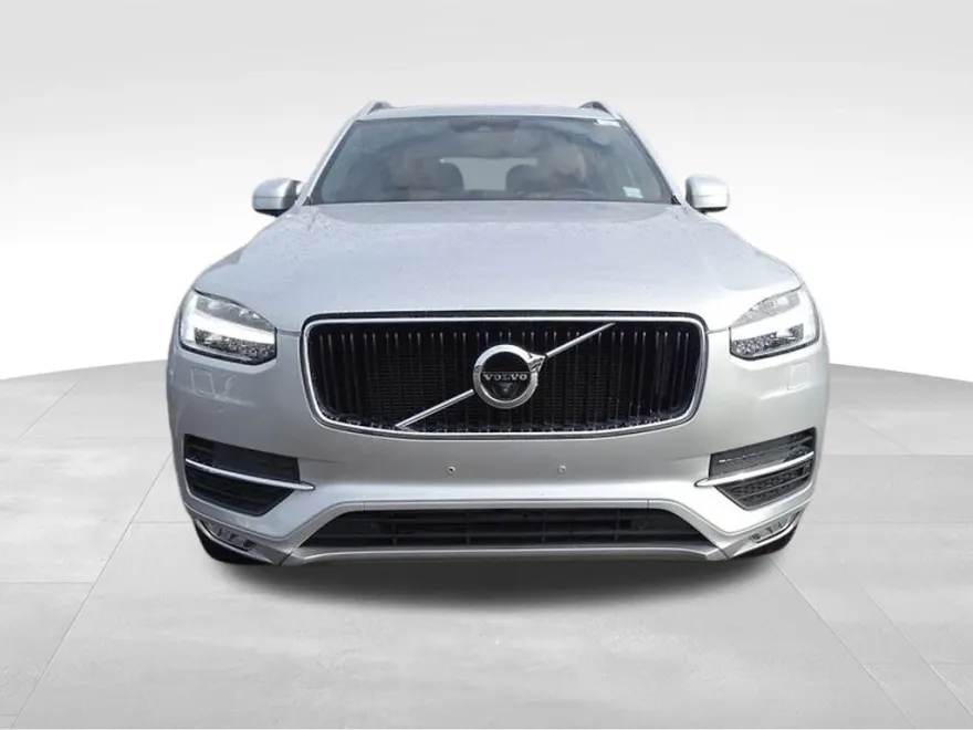 2018 Volvo XC90 T6 AWD Momentum photo 1