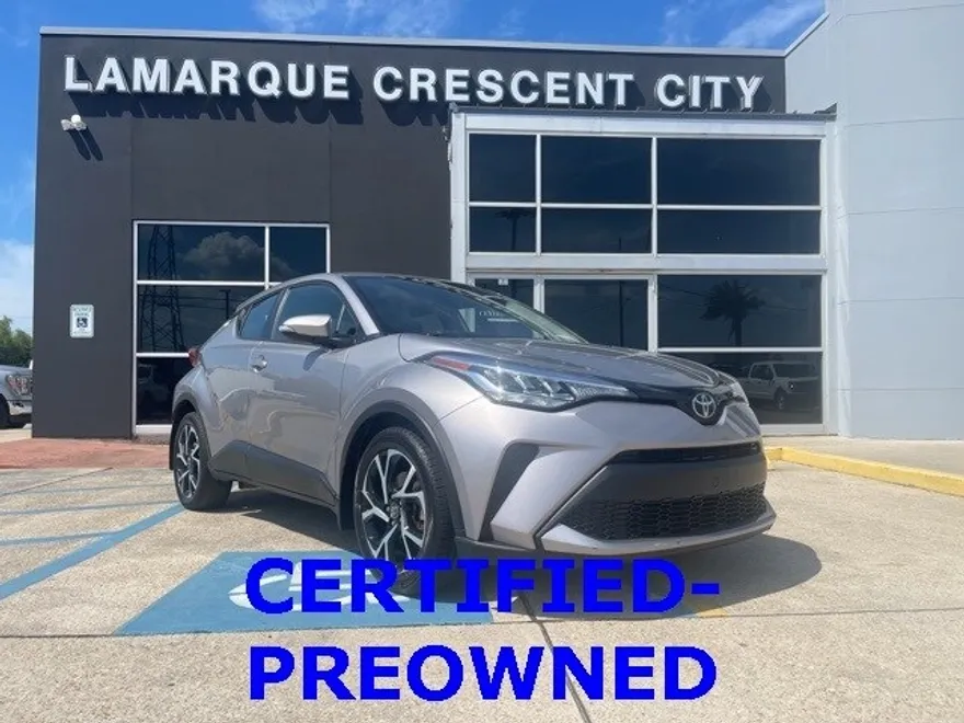 2020 Toyota C-HR LE photo 1