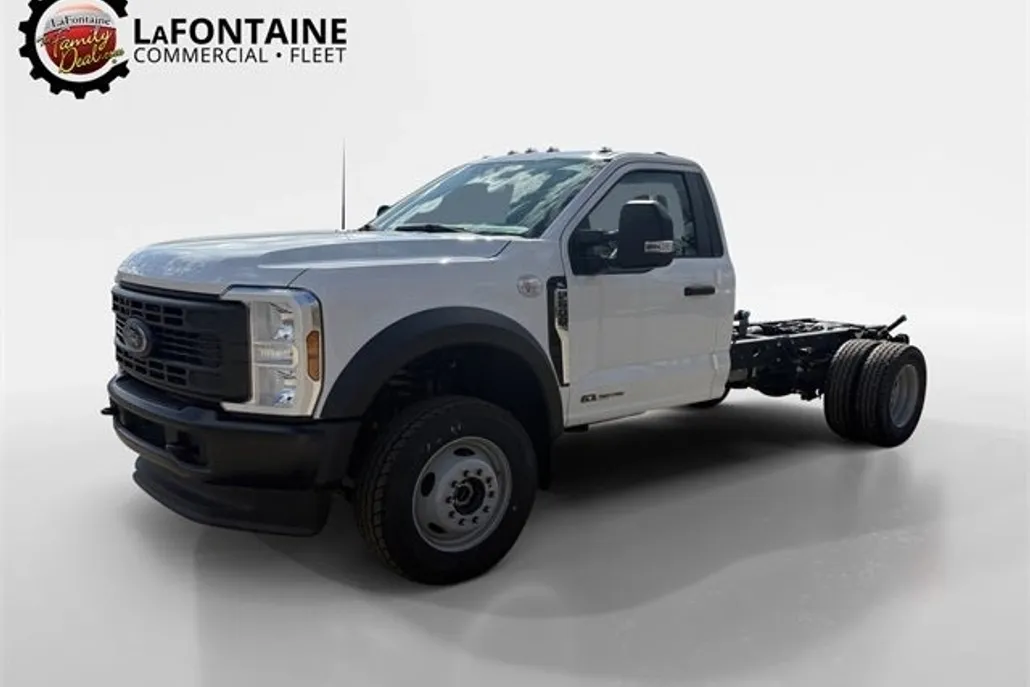 2024 Ford F-600 photo 1