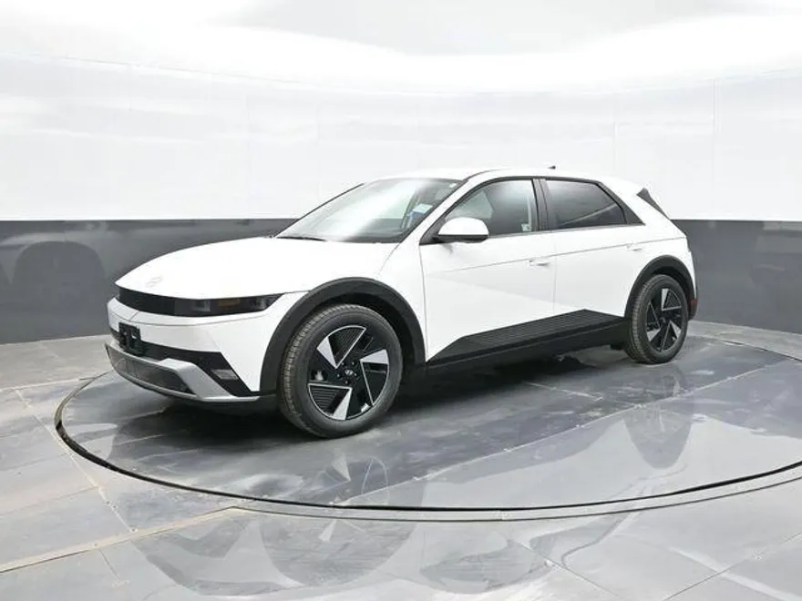 2025 Hyundai Ioniq 5 SE photo 1
