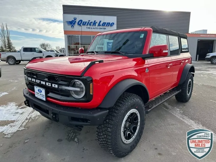 2024 Ford Bronco Outer Banks photo 1